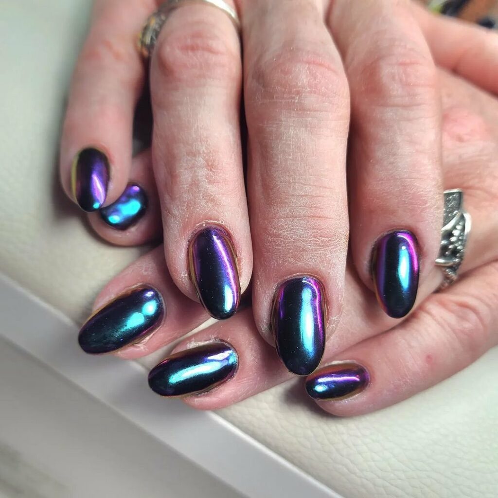 Multichromatic cat eye nails