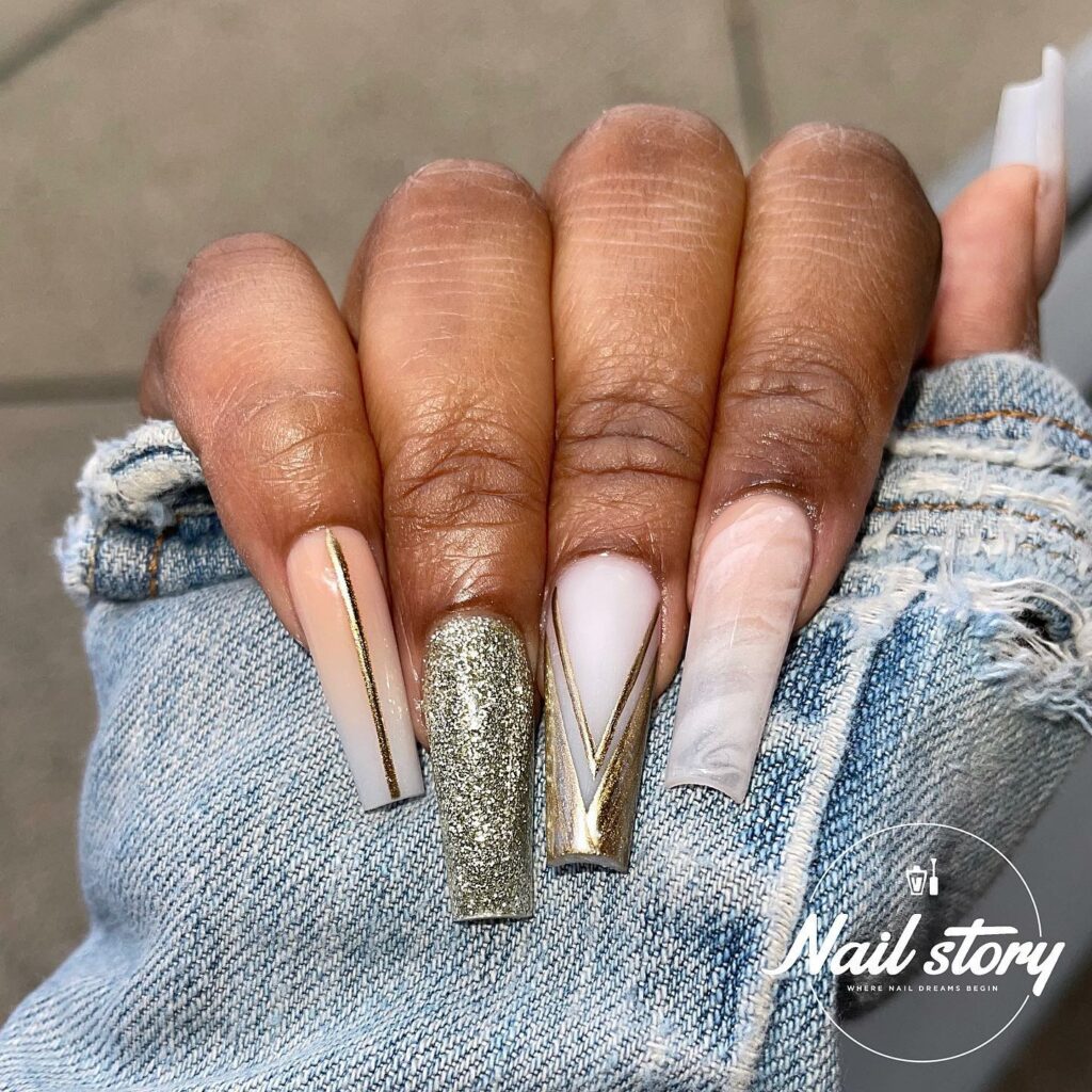 Nude Glitter Ombre Accent Nails