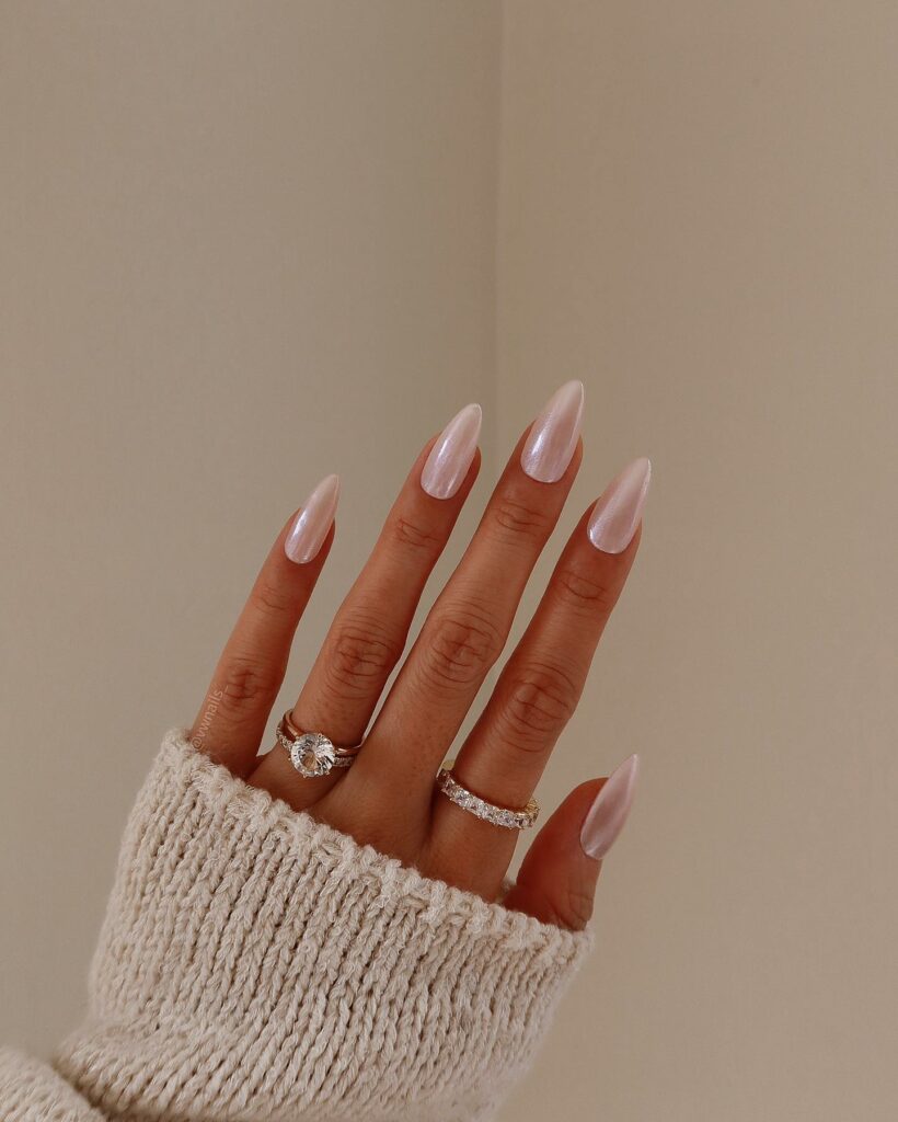 Crisp Brilliance of White Chrome Nails