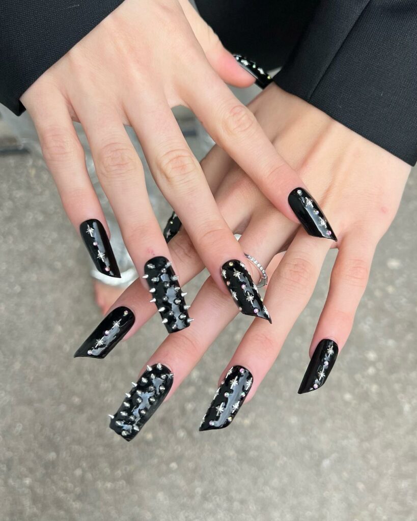 Rhinestones Black Acrylics nails