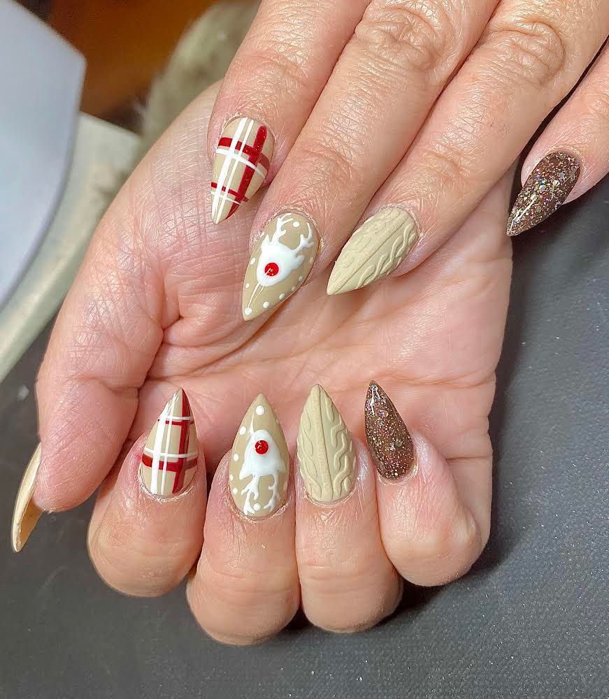 Rudolph Nails