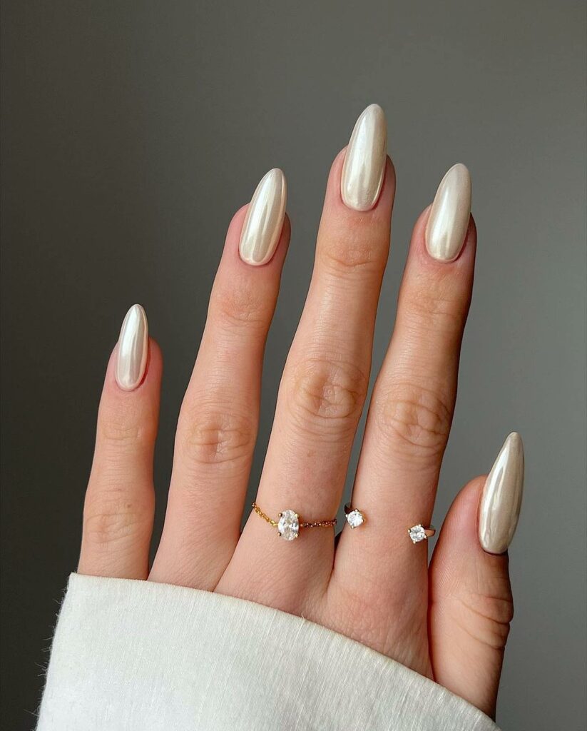 Understated Elegance of Vanilla Chrome Nails