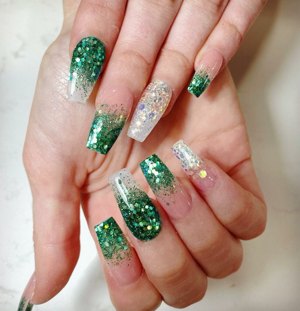 Glowy Emerald Green Nail