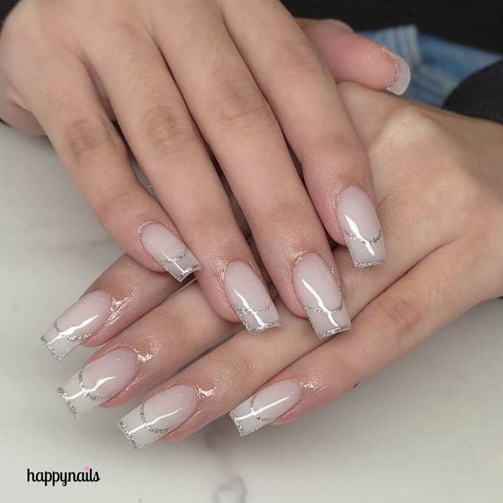 Outline French Manicure