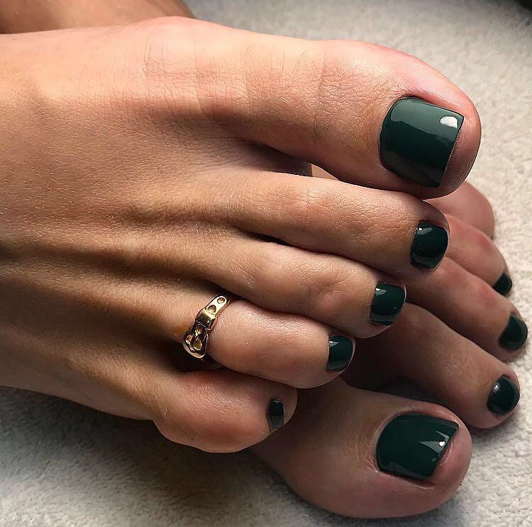 Classic Dark Green Pedicure