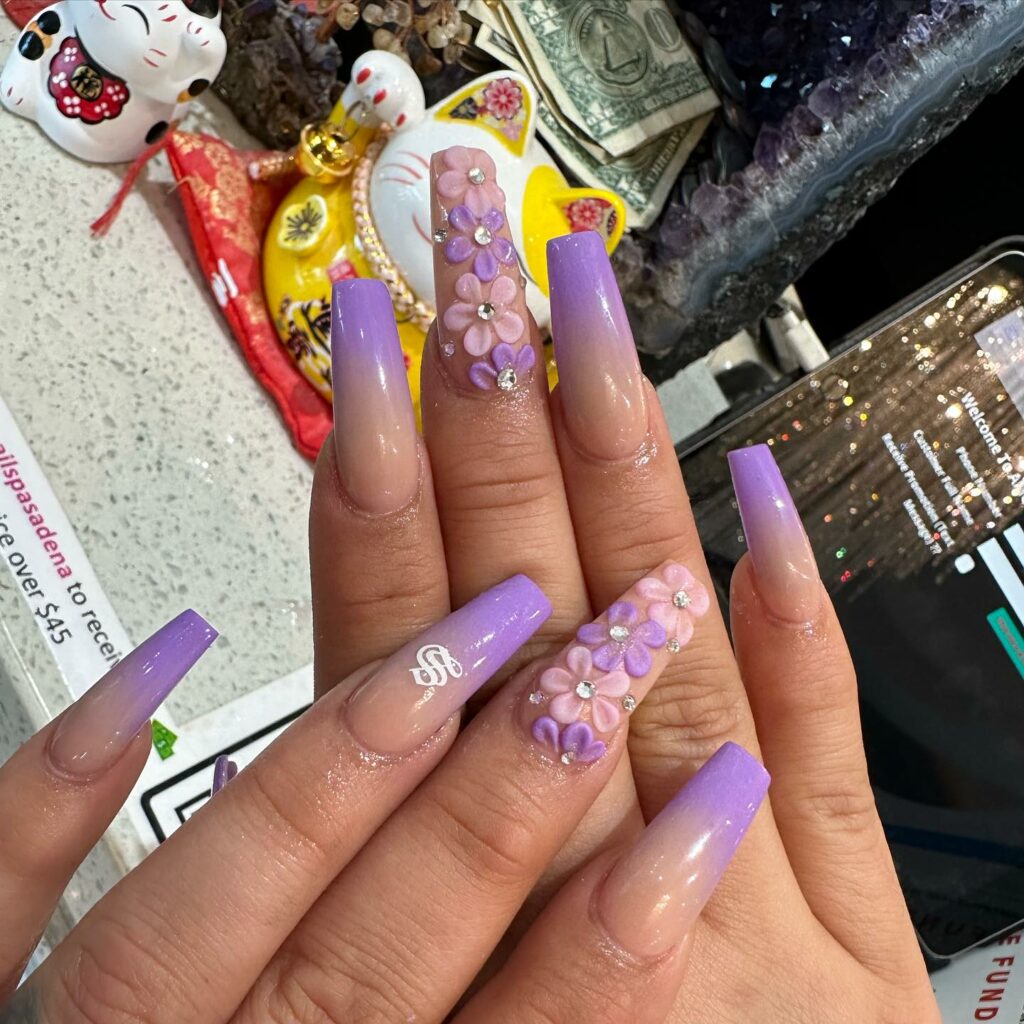 3D Drama: Lilac Flower Nails