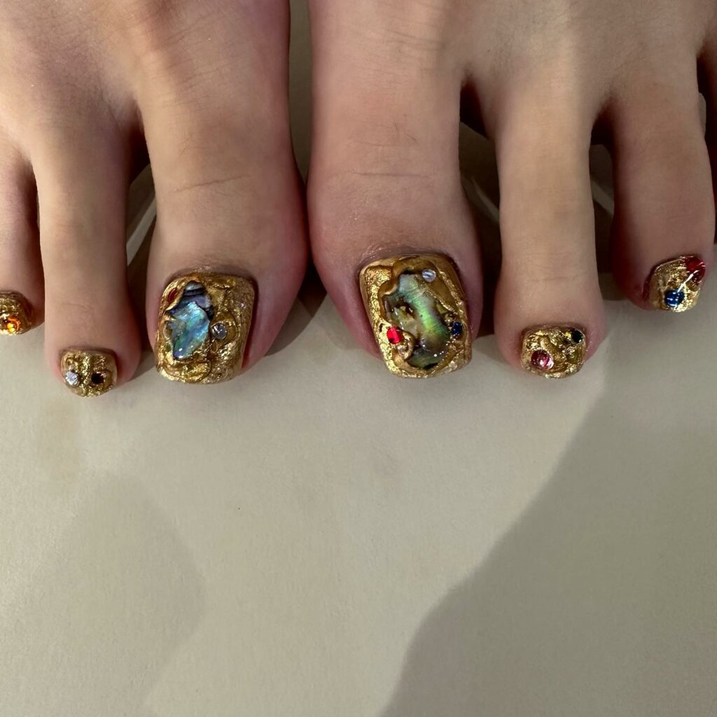 Rhine Stones On Gold Pedicure 