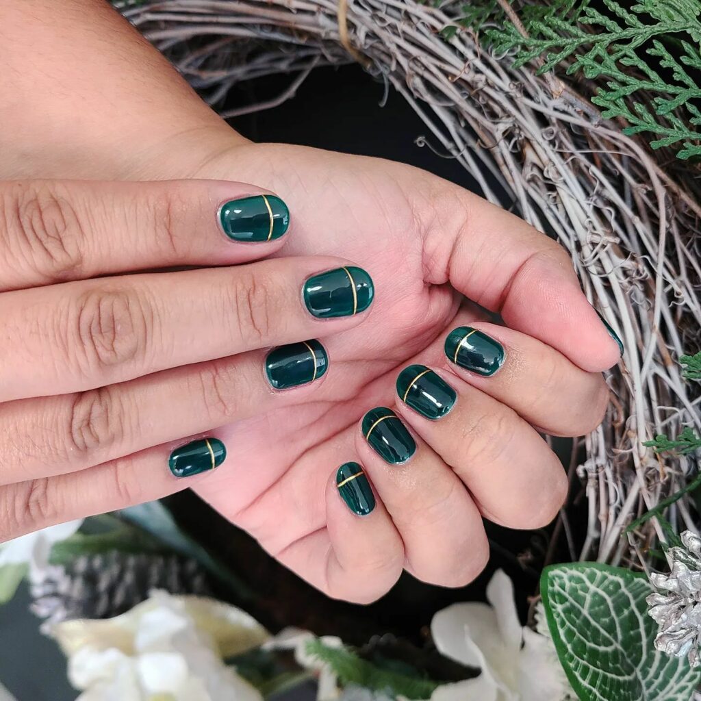 Classic Emerald Green and Gold Nails 