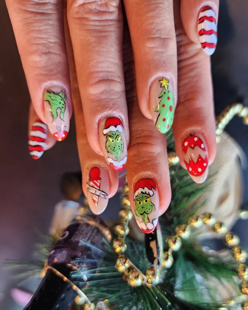 Grinchmas French Tips