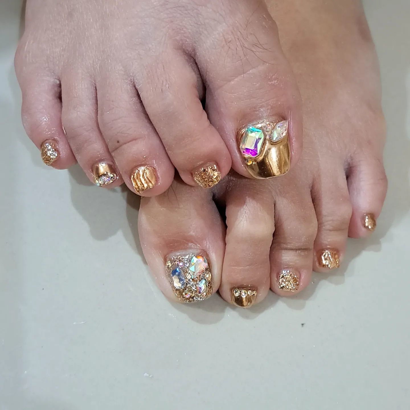 Pedicure Gold Spring Color 30 Gold Pedicure Ideas to Add Glamour to Your Look in 2024