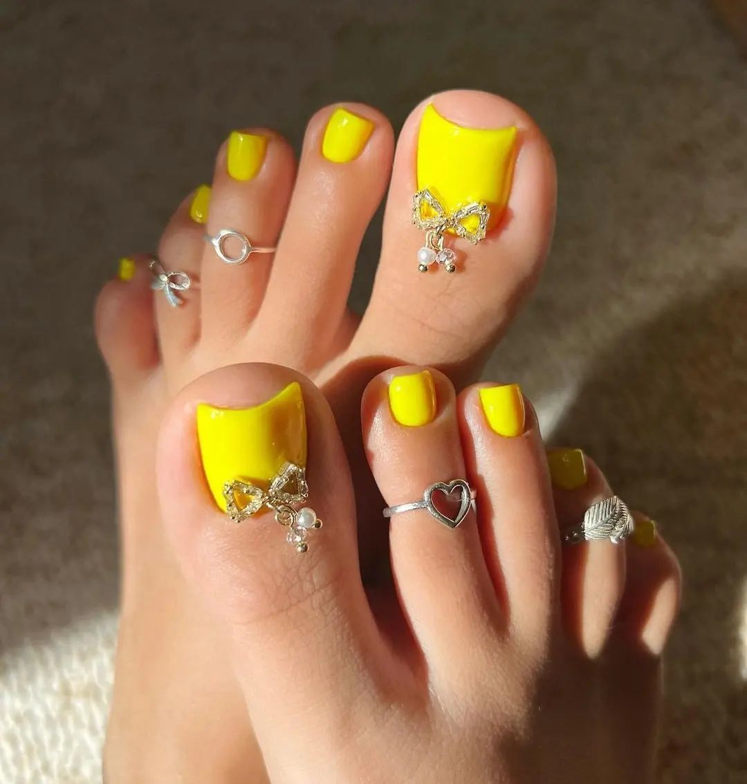 30 Yellow Pedicure Ideas to Brighten Up Your Look in 2024