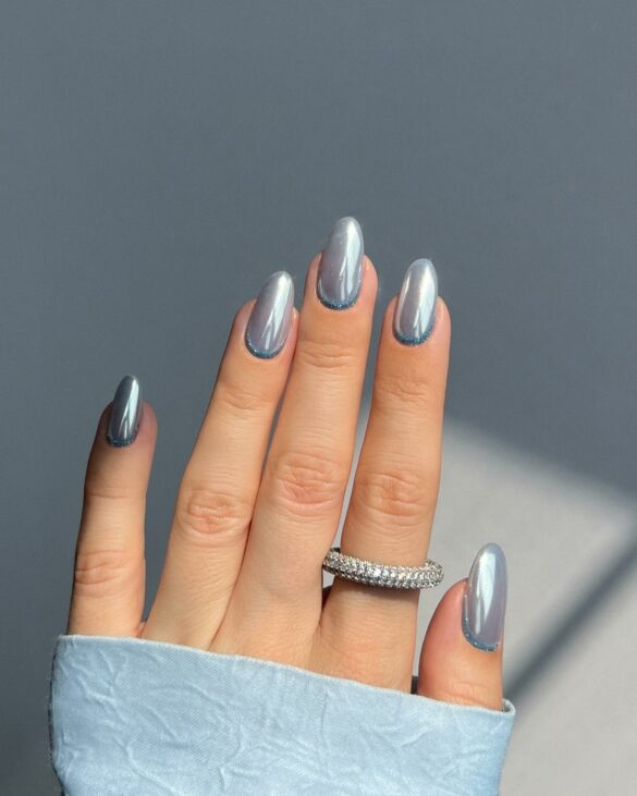 Colors Silver Nails 585x731 