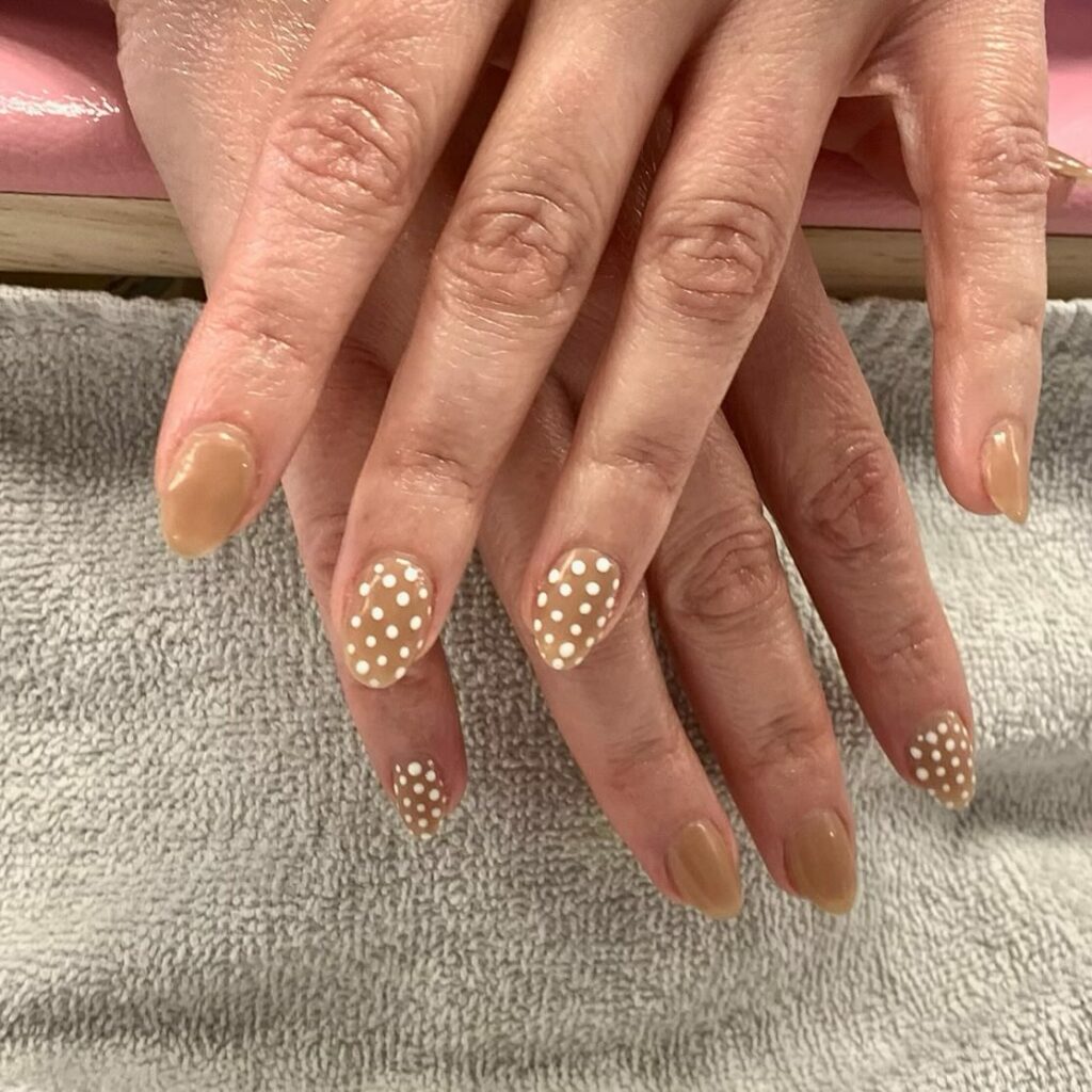 Disco Dots gold nails