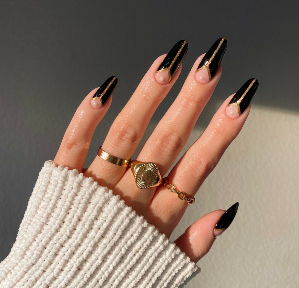 Elegant Black and Gold Nail Designs