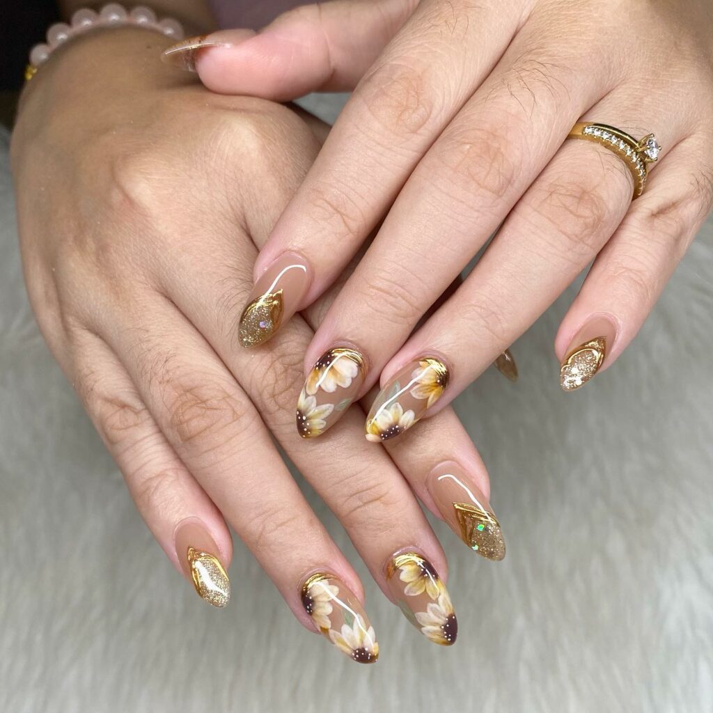 Floral Gold Gold nails
