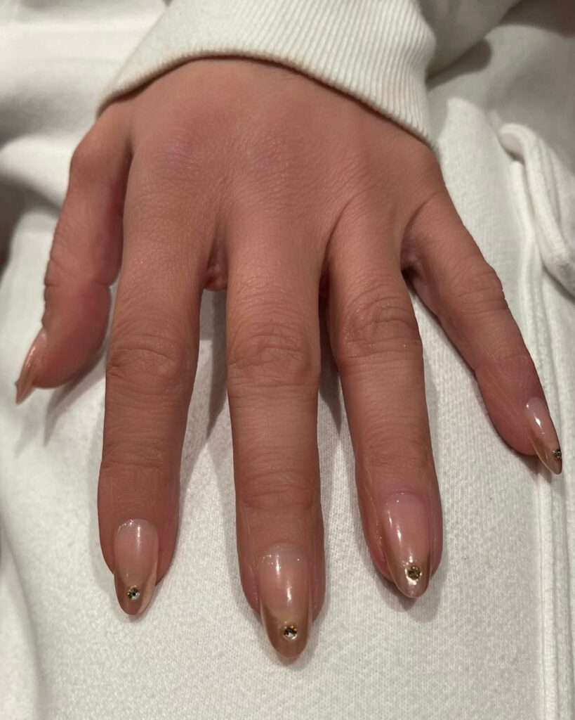 French rose gold nails