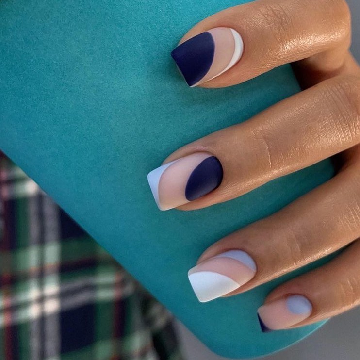 Geometric blue ombre nails