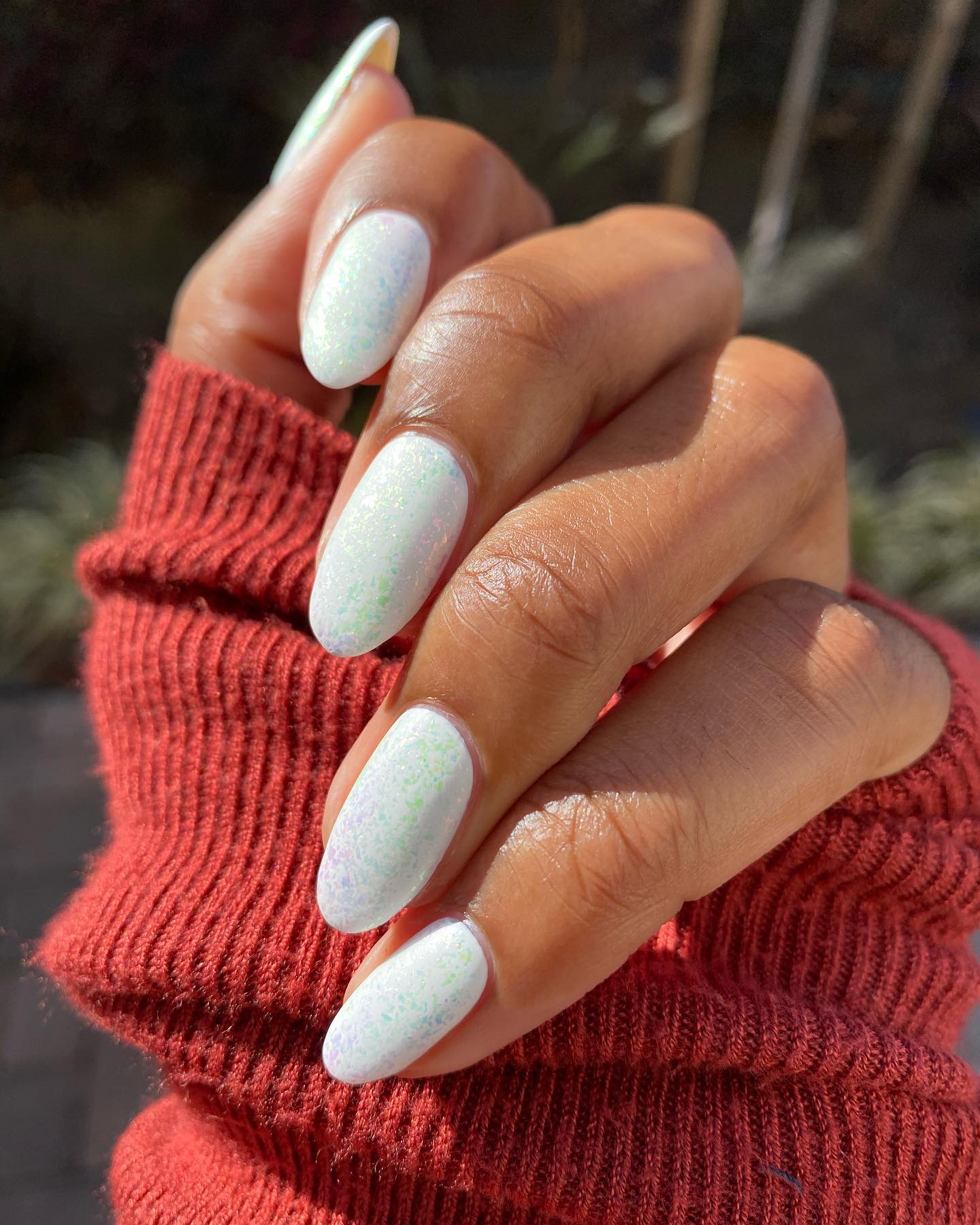59 White Glitter Nail Designs To Try In 2024!