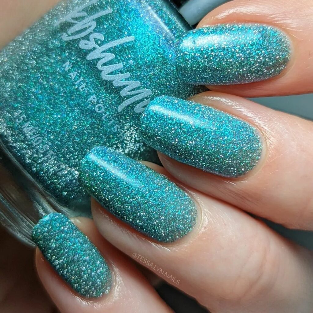 Twinkle and Gleam Teal Nails