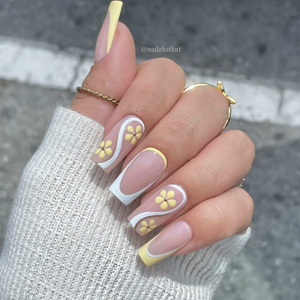 Gold Angles nails