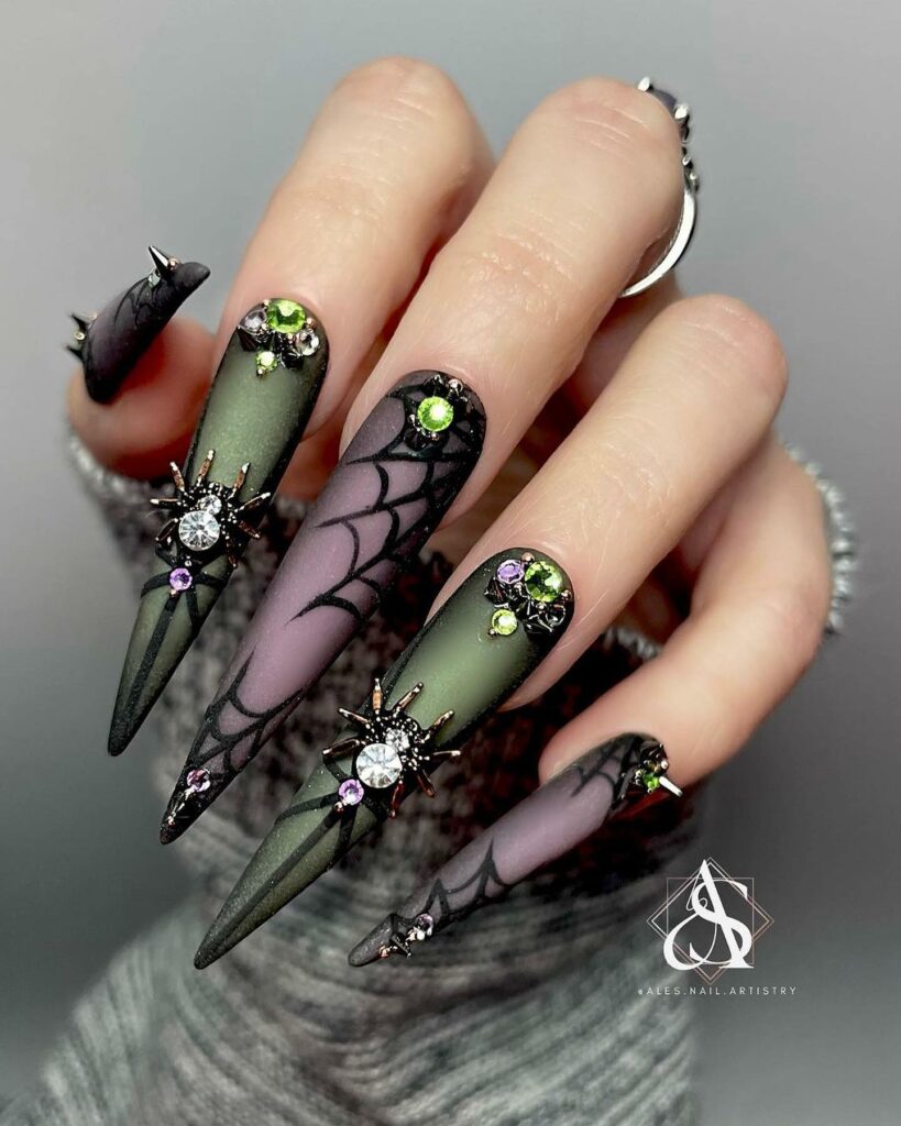 Holographic spider web nails