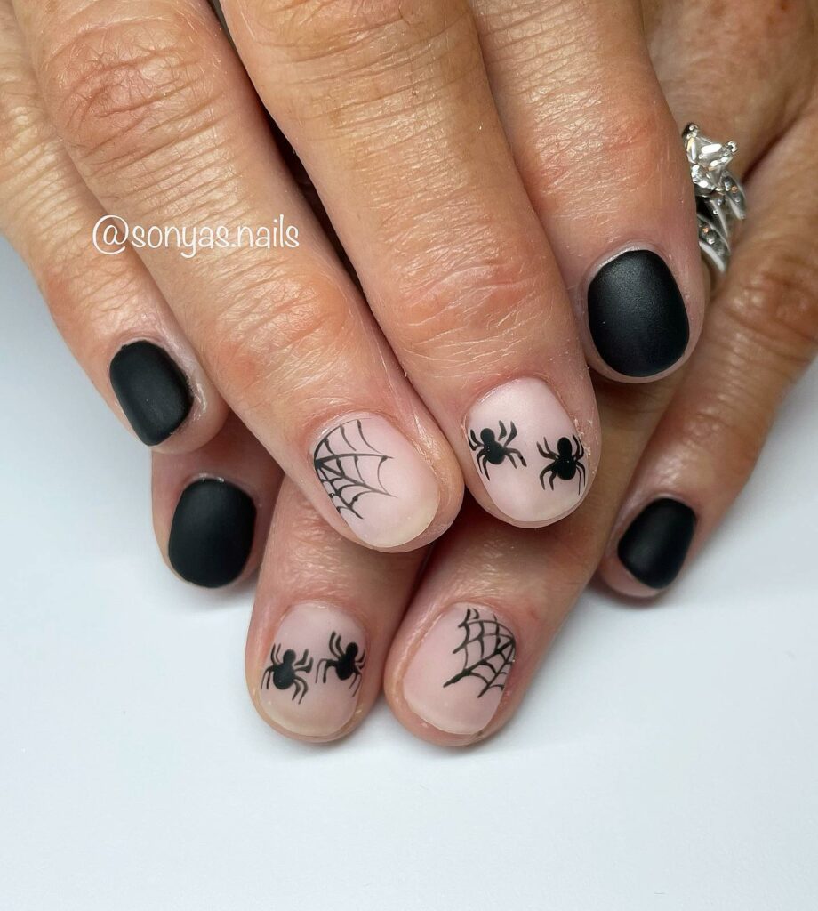 Minimalist spider web nails