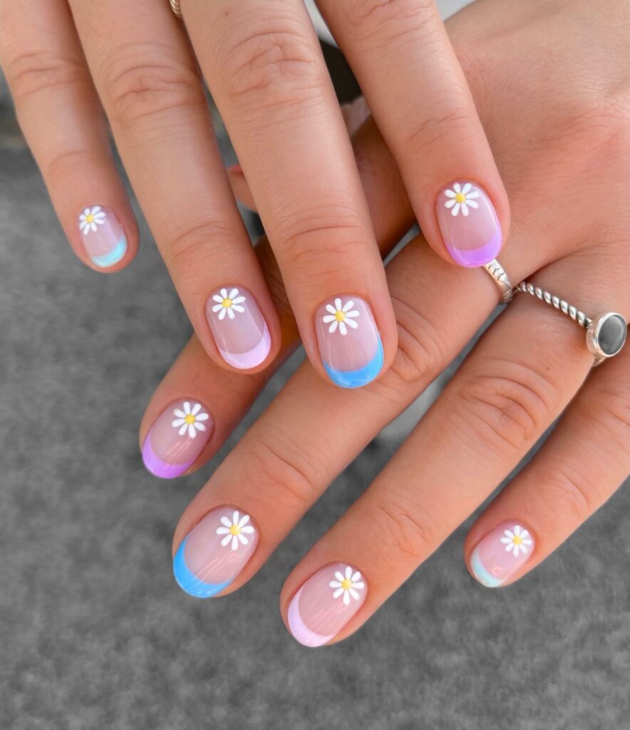Pastels Daisy nails