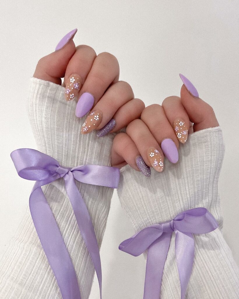 Rhinestone Light Purple nails
