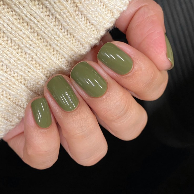 Short and Chic Olive Green Nails