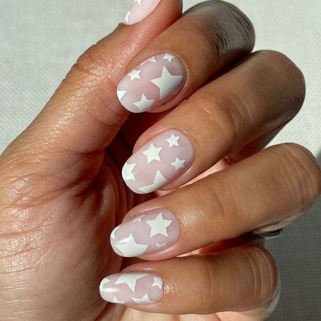 Starry Night and white short nails