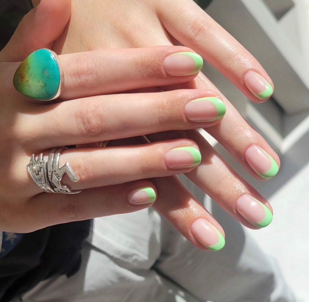 Chic Short Light Green Nails
