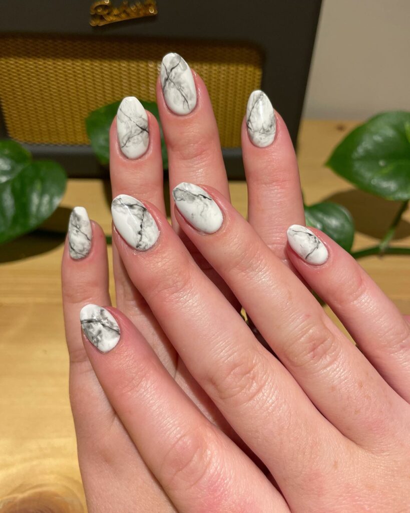 White Marble Small Round Nails