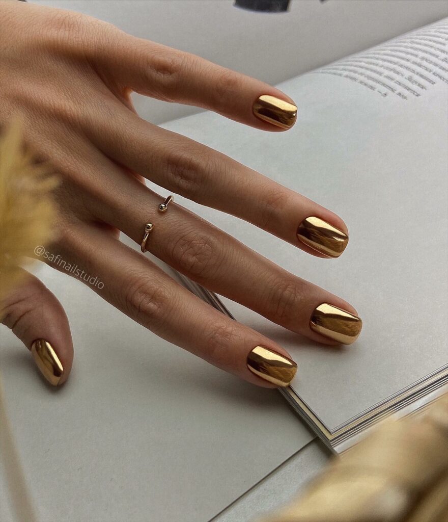 Metallic Gold Short Nails