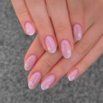 Thin French Tip Nails With Daises