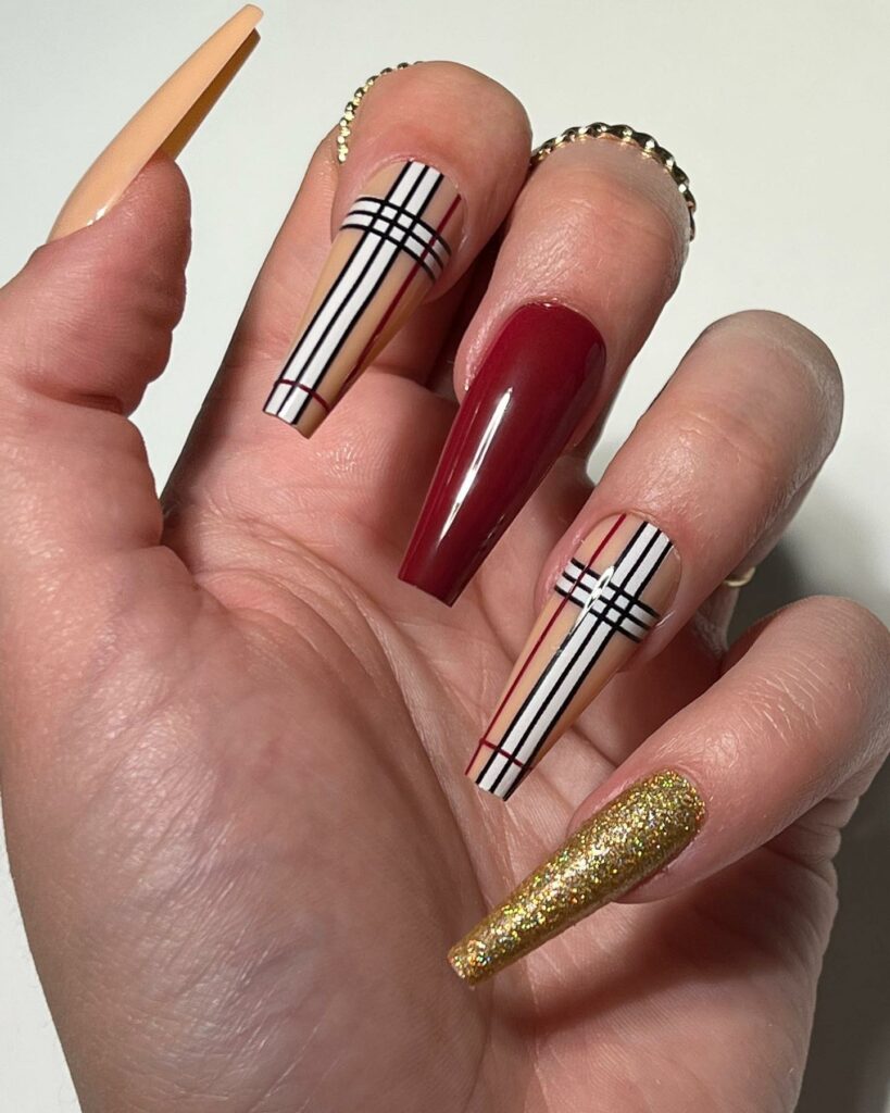 Plaid Coffin Nails With Glitters