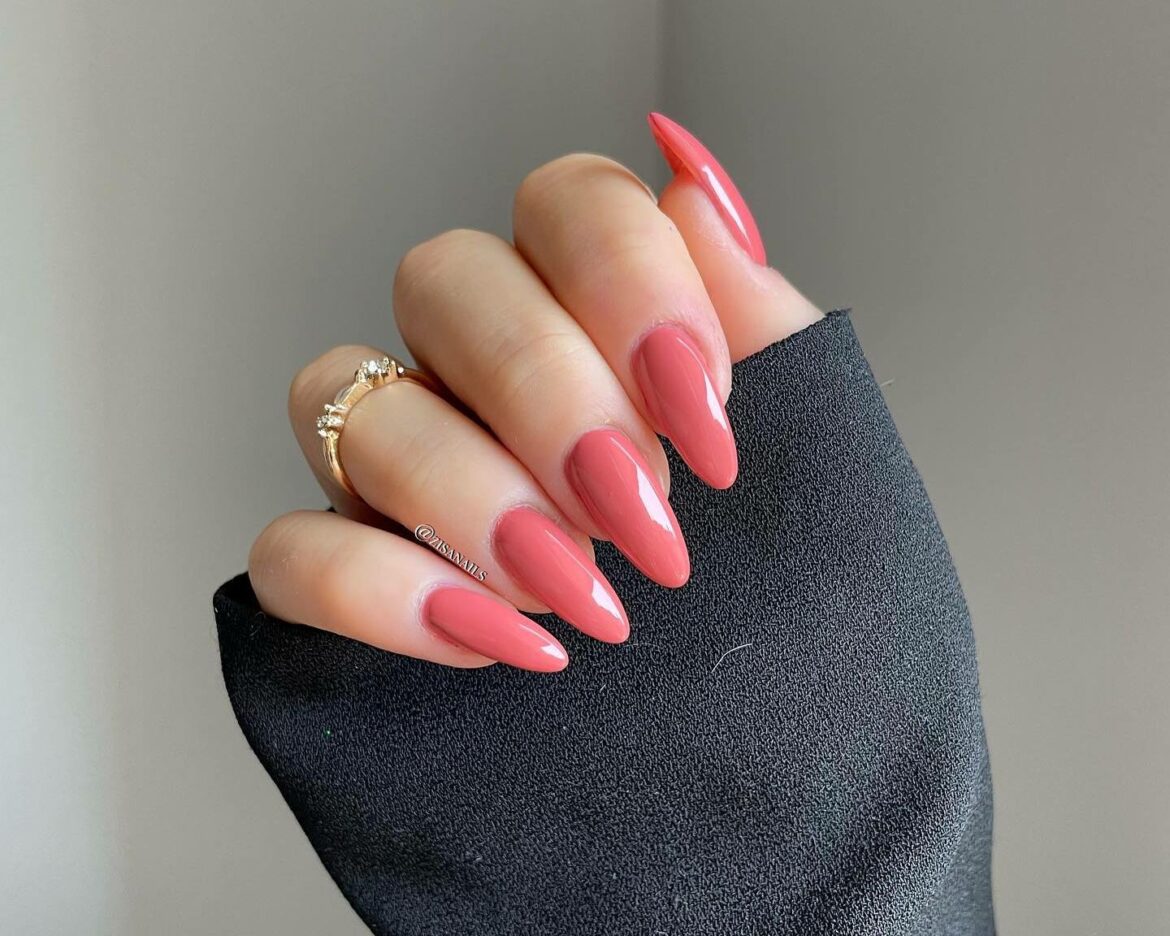 Coral Nails