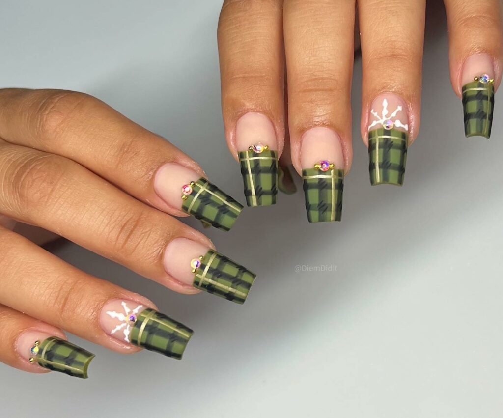 Green French Plaid Nails