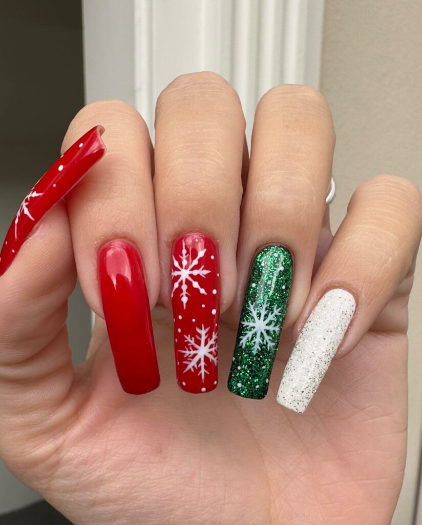 Red And Green Winter Nails With Glitter