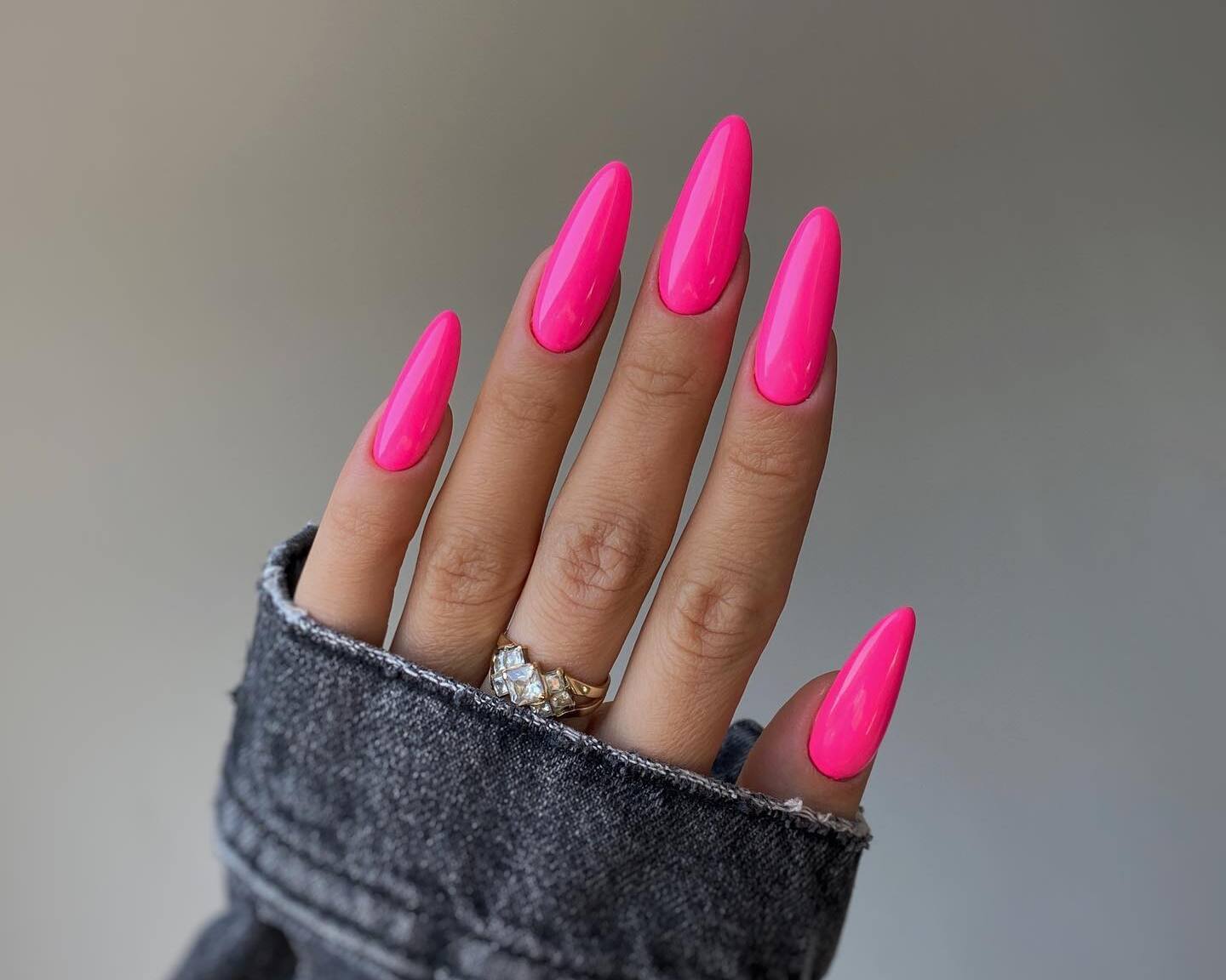 Multi Award-Winning Reusable Pop-On Manicures® in Pink Is My Kink Round –  STATIC NAILS