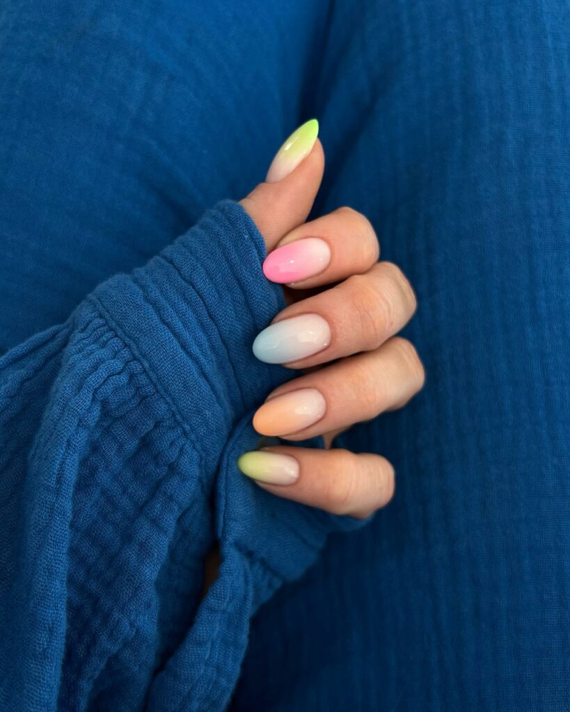 Summer-Inspired Cotton Candy Nails