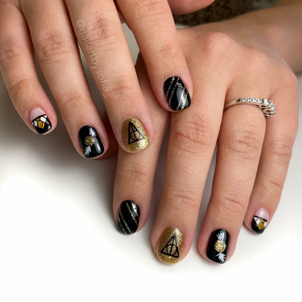 Golden Snitch And Death Hollows Short Nails With Glitter