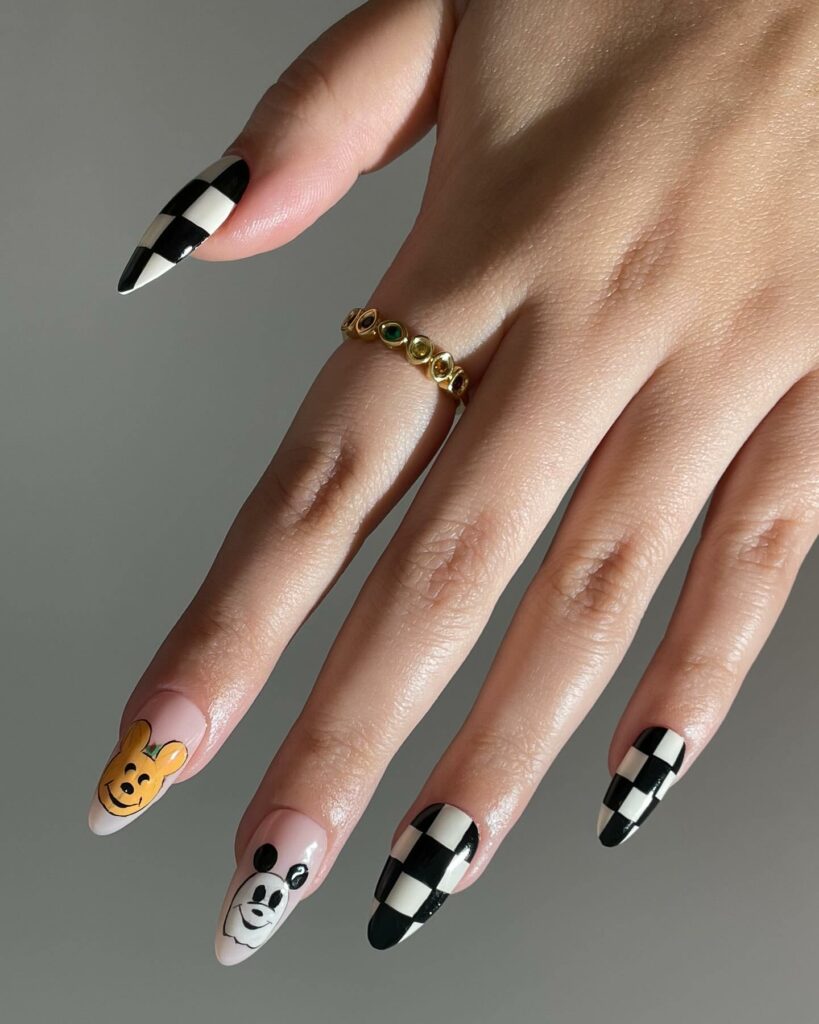 Almond-Shaped Mickey Mouse Nails