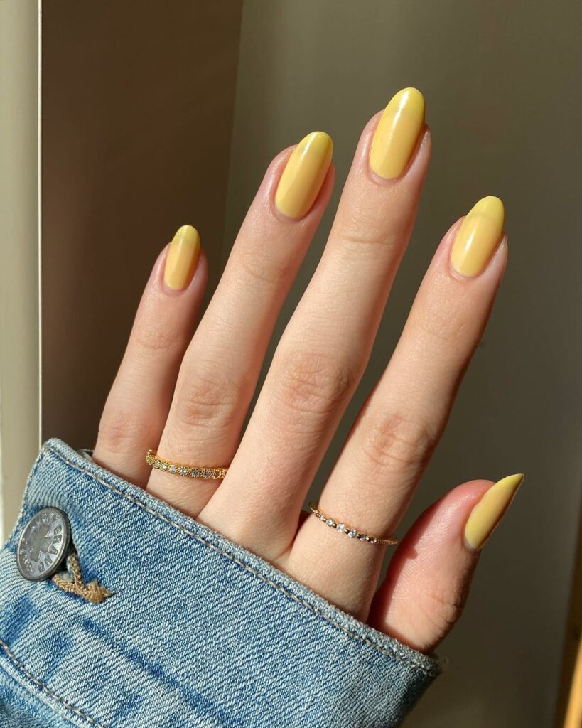 Classic Almond-Shaped Yellow Nails