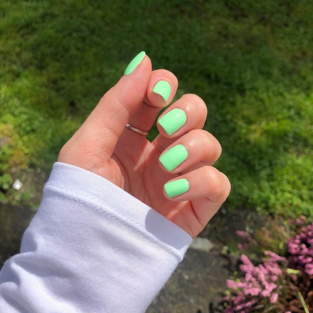 Velvety Creamy Pastel Mint Green Nails
