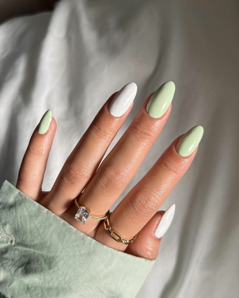 Two-Toned Mint Green Nails