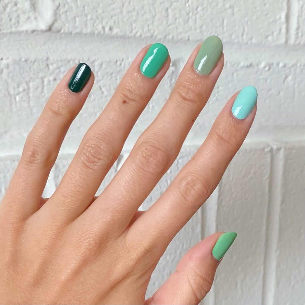 Smooth Gradient Mint Green Nails
