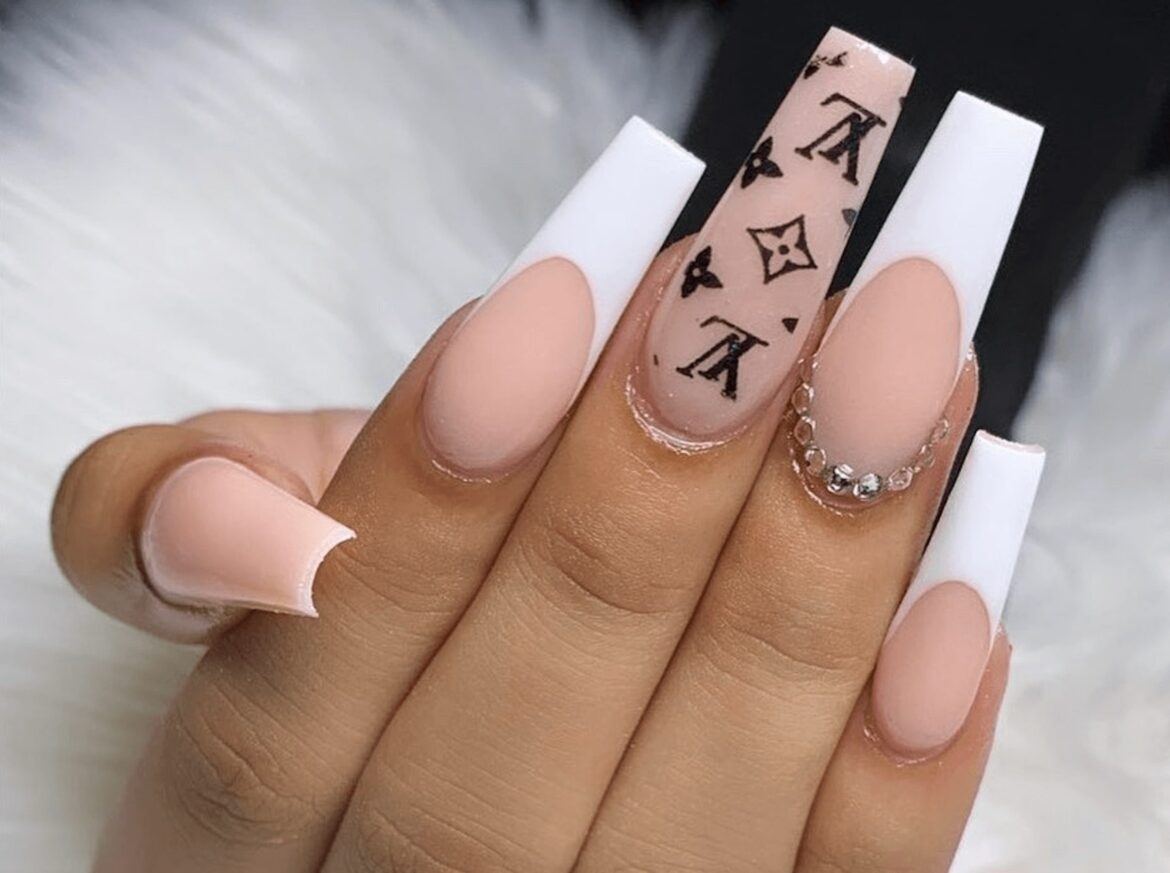 Louis Vuitton Flair nails