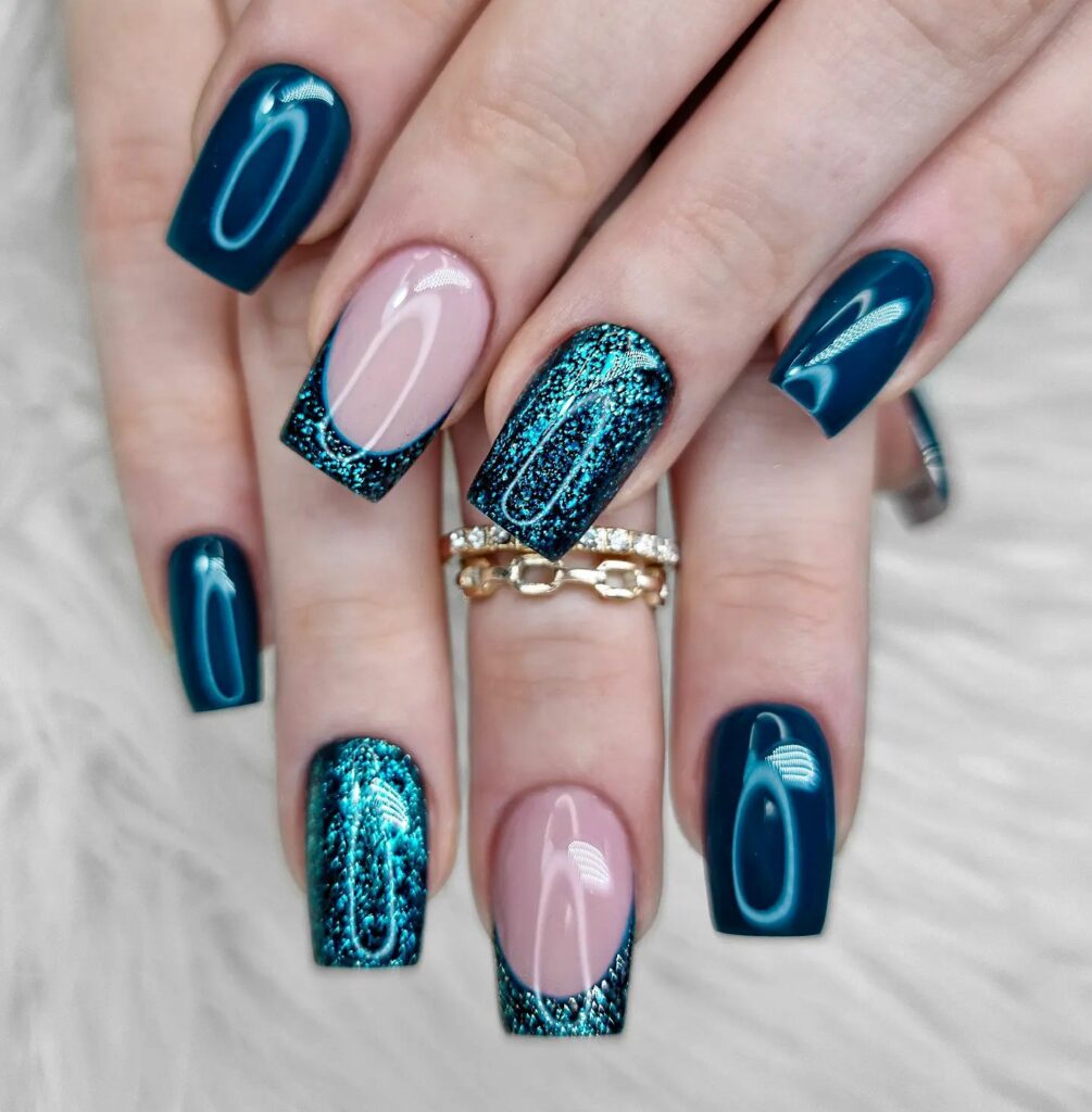 Oceanic Depths of Blue Chrome Nails Elegance