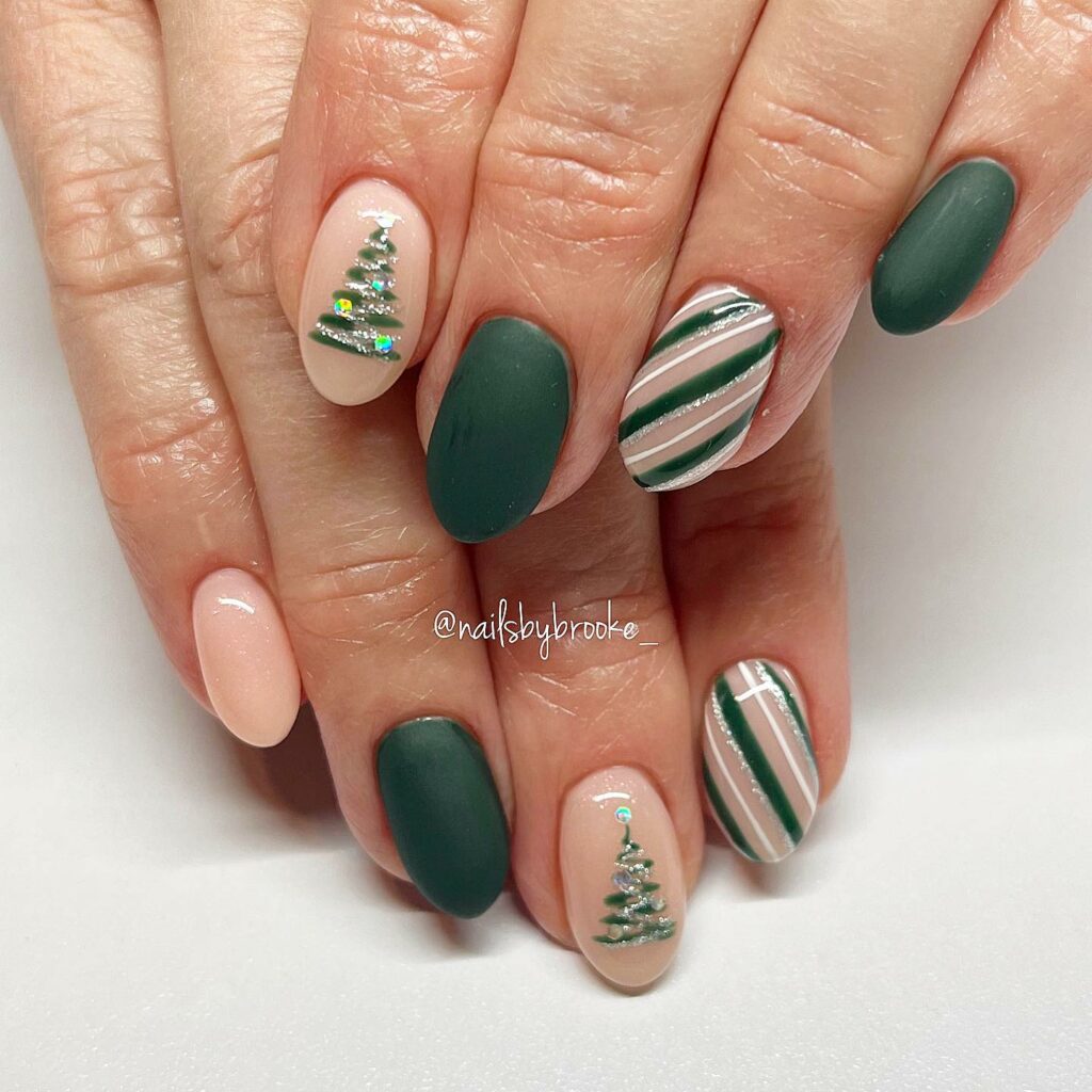 Round Christmas Tree Nails