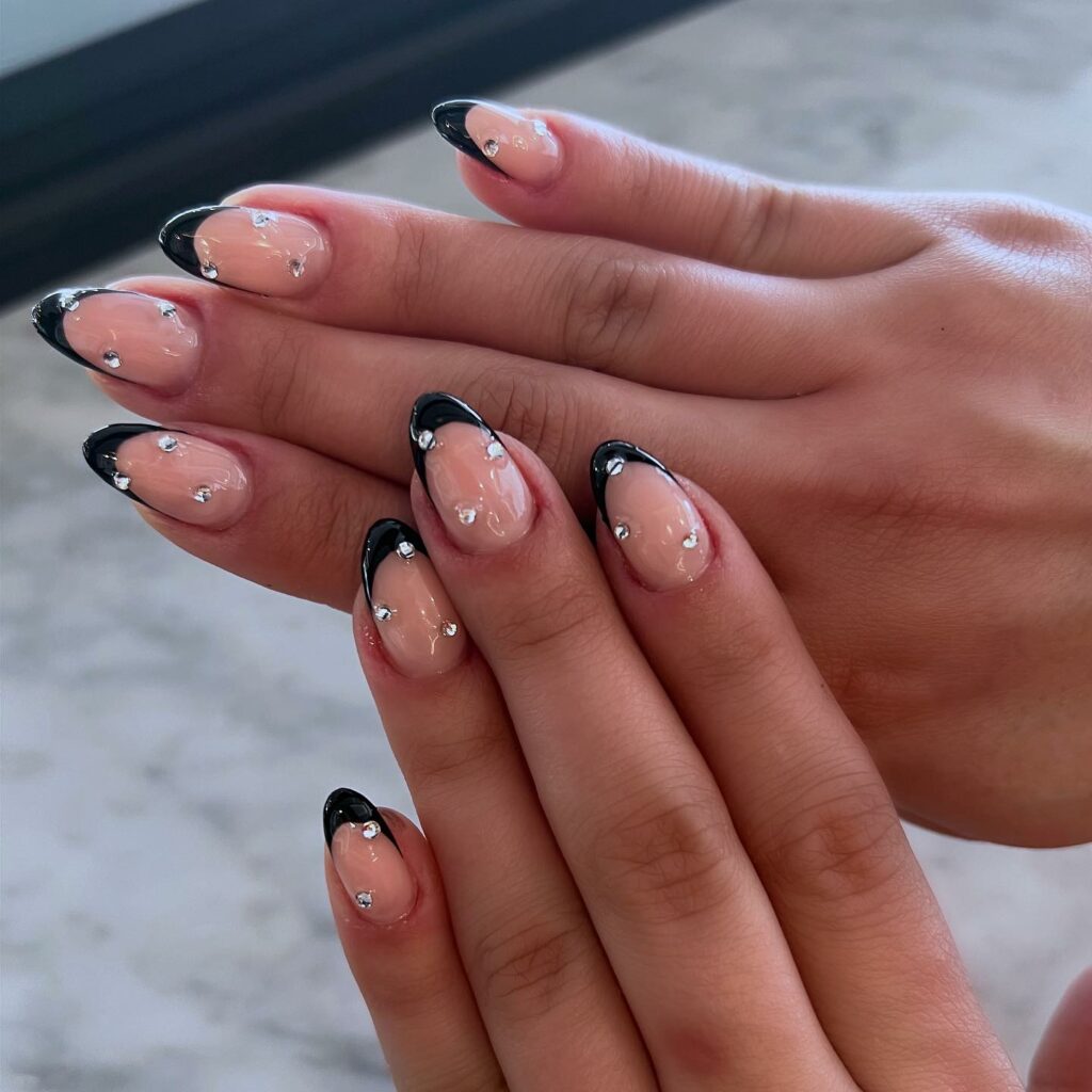 Short Black French Nails Adorned with Pearls